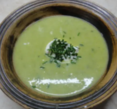 Krémová polévka ze zeleného chřestu +videorecept