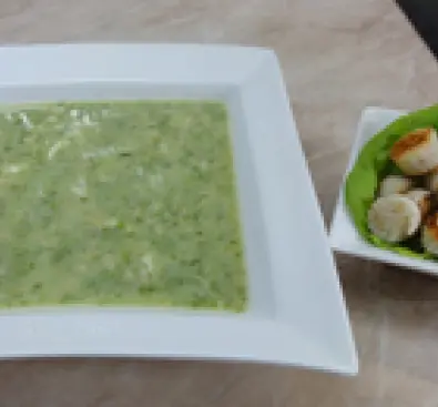 Polévka z hlávkového salátu krémová